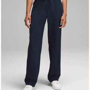 Lululemon L True Navy, Straight-Leg Mid-Rise Pant Luxtreme *Regular